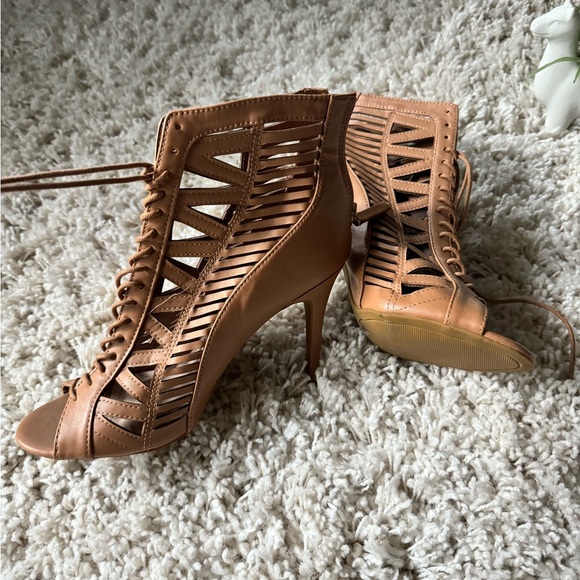 Super cute see-through woven tan festival going out cocktail, elegant he… - Picture 2 of 5